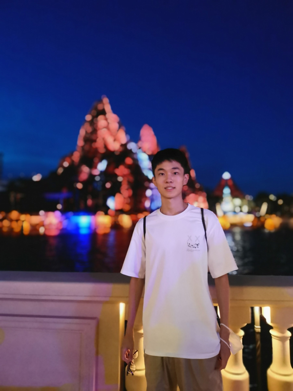 杨宇轩.jpg